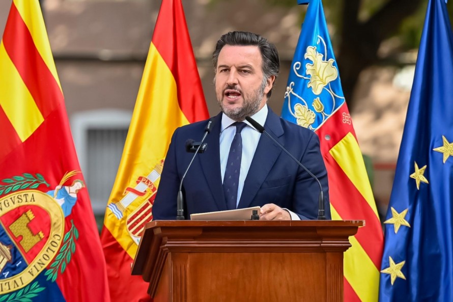 El alcalde de Elche anuncia 1.161 nuevas viviendas durante el acto del 9 d'Octubre