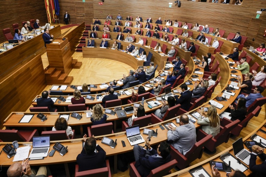 El PP ganaría un escaño en las autonómicas en la Comunitat y mantendría una mayoría holgada con Vox, según una encuesta