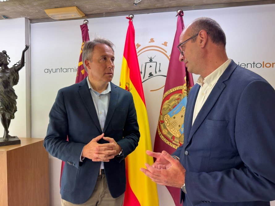 Lorca hace gala de su tradición de bordado para acoger el Centro de Referencia Nacional de Confección en Textil y Piel