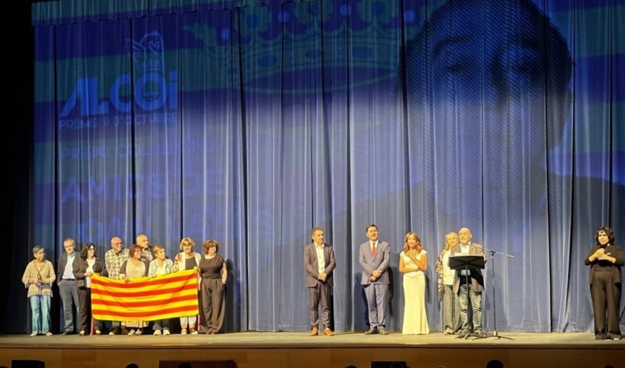 PP i Vox fan un plant a la gala del 9 d'Octubre a Alcoi: discrepen en el fons i en les formes