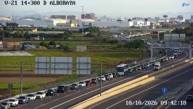 La Guardia Civil prevé la reapertura de la V-21 entre València y Port Saplaya a las 21h