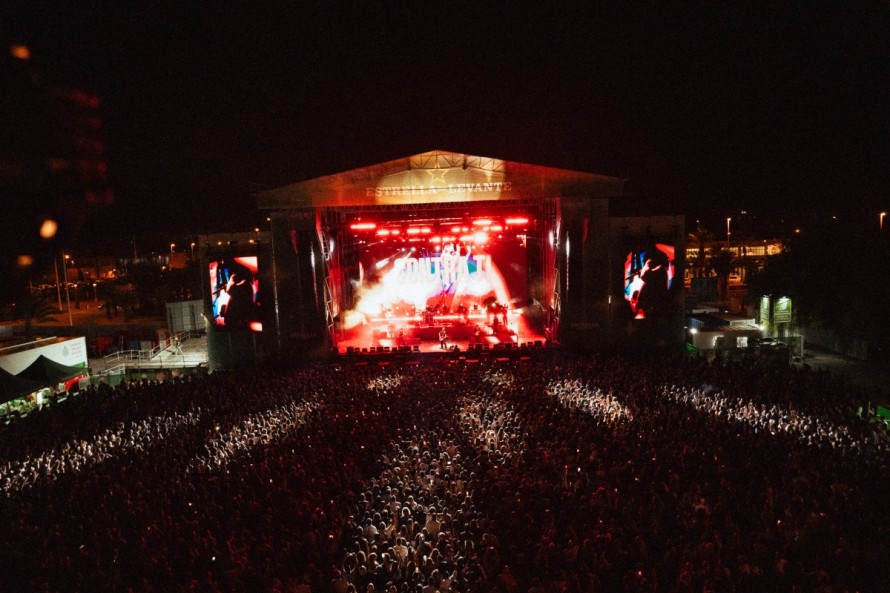 Más de 11.000 personas abren la segunda edición de Oasis Elche Music Fest