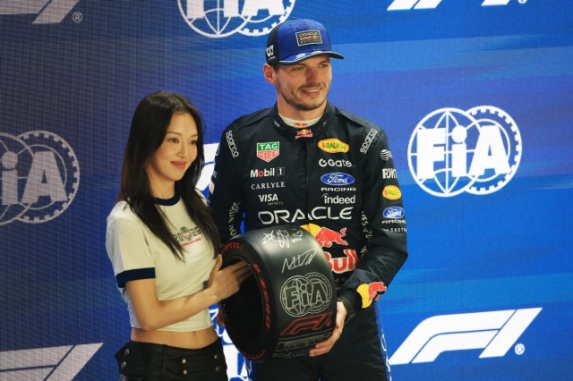 Verstappen sale primero en Singapur, por delante de los Ferrari y de Antonelli