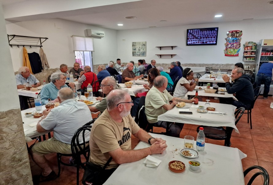 De 'blanquet' y morcilla a panceta curada: el circuito de almuerzos en Castelló con los barrios como telón