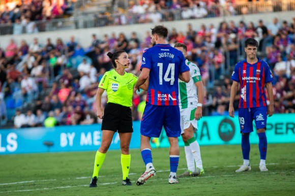 Dos goles que no valen y un penalti que vale oro: la otra película del CD Eldense-Córdoba CF