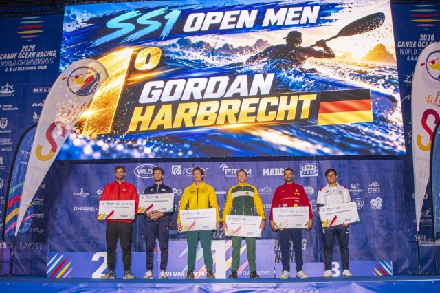 Los campeones del mundo de kayak de la modalidad de SS1 suben al podio en Villajoyosa