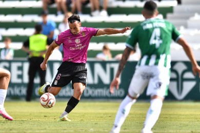 El Efesé empata en El Maulí con un gran gol de Nacho Martinez para seguir en zona de promoción