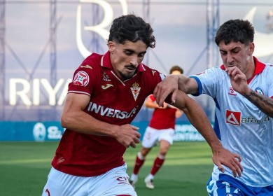 El Murcia rompe la maldición de Madrid y vence con un penalti marcado por Flakus para ponerse segundo