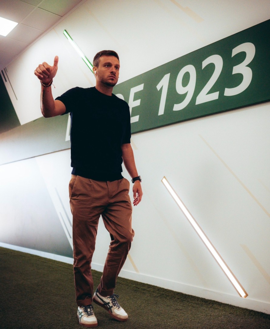 El Elche CF deja de hacer aguas en defensa y Anselmi ve más cerca la necesaria mejoría en ataque