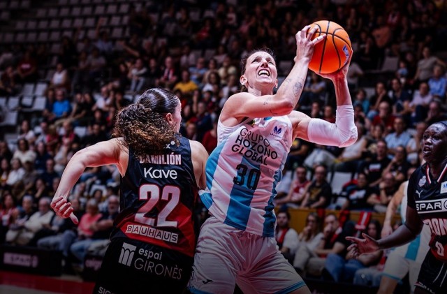 El Hozono Jairis, con un 7-21 final, confirma su recuperación ganando en Girona (48-64)