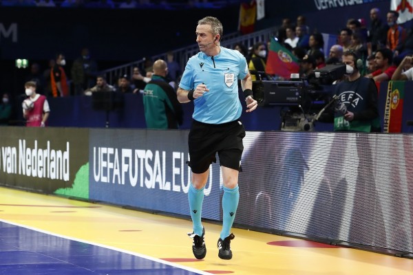 El murciano Alejandro Martínez Flores arbitrará partidos en el Mundial de Uzbekistán 