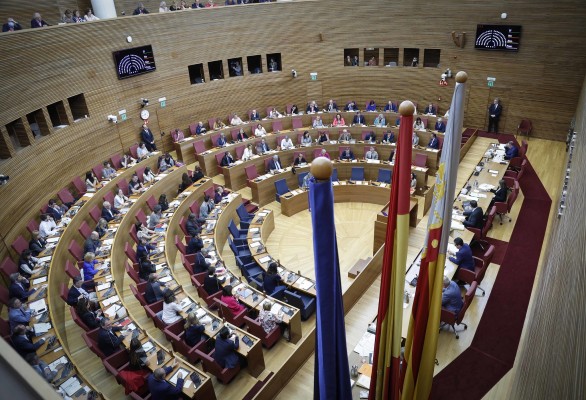 Condenan a prisión a un empleado de Les Corts por agresión sexual a una menor  