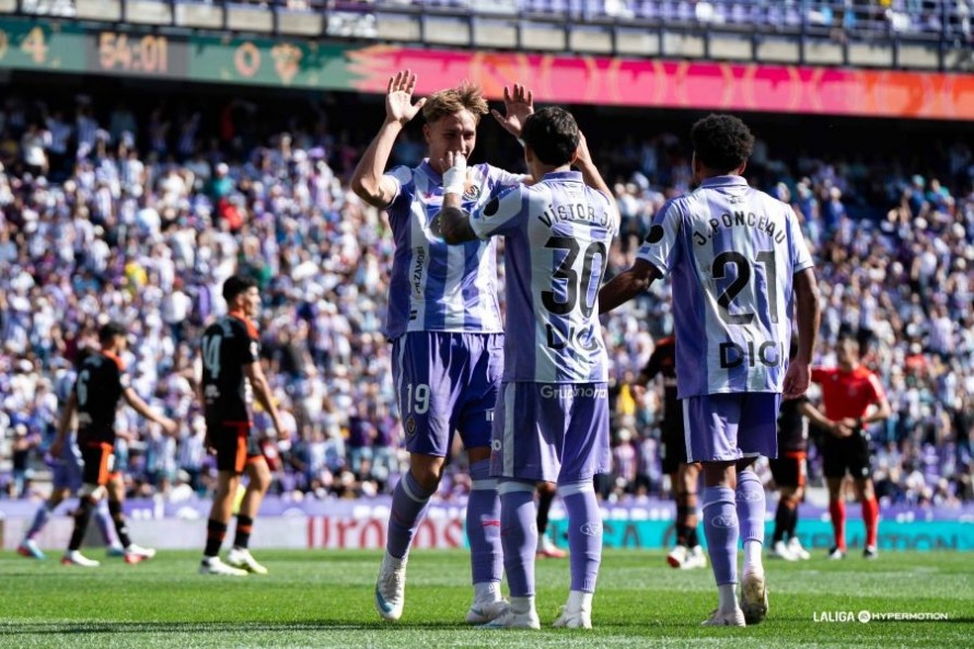 Cedidos Valencia CF: Víctor Jr. deslumbra en la goleada del Valladolid