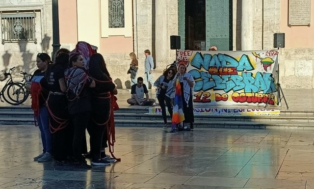 Una concentración señala en València que el 12 de octubre 