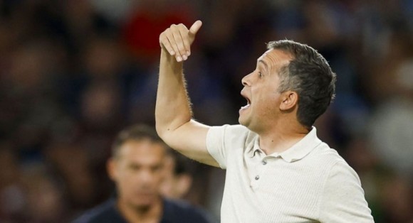 Luís Castro: “La mentalidad es algo innegociable en este equipo”