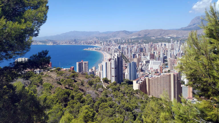 El TSJ rectifica y declina aclarar la sentencia millonaria contra Benidorm por Serra Gelada