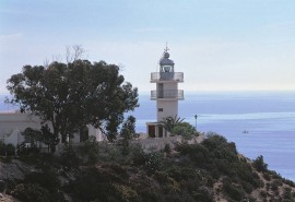 El Puerto se pone al día con Forty: rescindirá la cesión del Faro del Cabo y dará más terraza a 'Samoa'