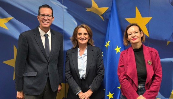 Rubén Alfaro traslada a Teresa Ribera en Bruselas los retos de la industria alicantina para afrontar la transición energética