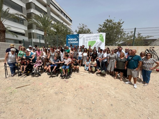 Empieza la construcción del nuevo colegio Virgen de la Luz de Elche con la primera piedra