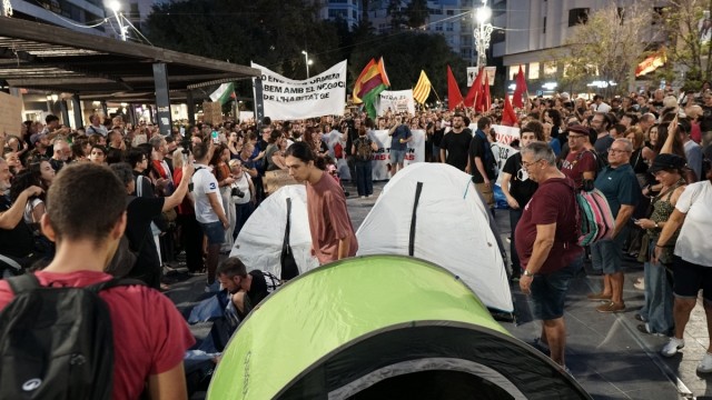 La acampada por la vivienda se levanta en Alicante para preparar la huelga general