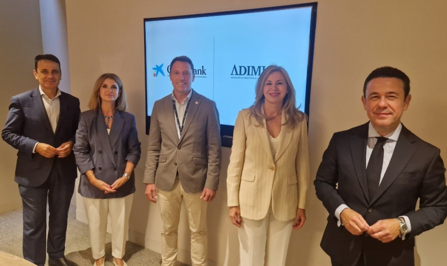 Adimur y CaixaBank renuevan su convenio para apoyar el talento directivo en la Región con jornadas, encuentros y formaciones