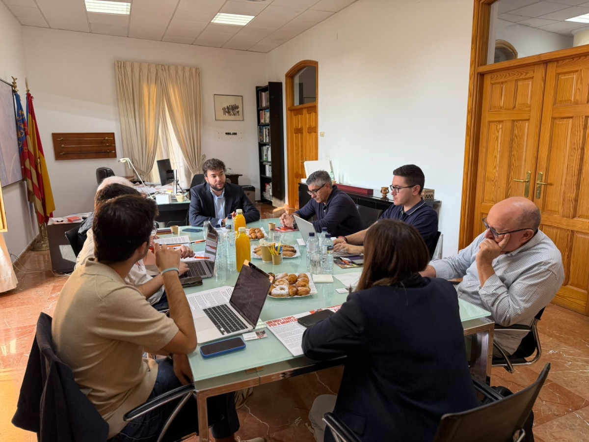 Álvaro Gonzalvo, alcalde de Moncada, durante el desayuno informativo. - Foto: AYUNTAMIENTO DE MONCADA Álvaro Gonzalvo, alcalde de Moncada, durante el desayuno informativo.