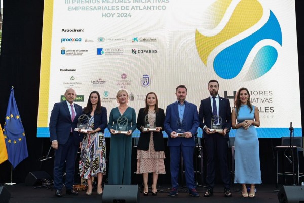 Fred. Olsen Express es galardonada en los Premios Atlántico Hoy por su contribución al transporte en Canarias
