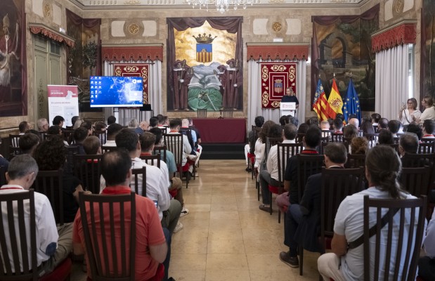Barrachina ensalza la innovación en Castellón en el primer Hackathon celebrado en la Diputación