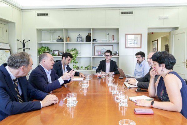 Choque entre Ayuntamiento y Transportes por Serrería: València exige soterrar las vías al máximo