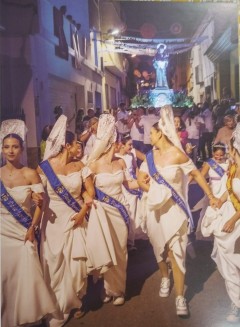 La mirada curiosa de Néstor Lisón retrata la otra cara de las fiestas en los pueblos del Sureste español