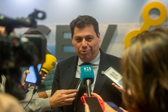 CEV Alicante reúne en Dénia a Administración y empresas para abordar la falta de suelo industrial