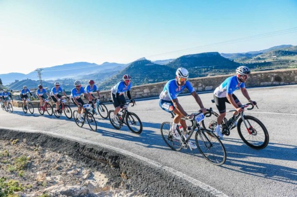 La Nucía reunirá a 2.000 ciclistas de 30 países en una Gran Fondo con aroma de Mundial