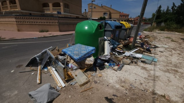 Haygon, el barrio de San Vicente que denuncia semanas de acumulación de basura