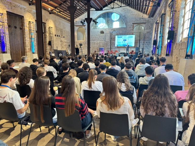Alcoy acerca pros y contras de la IA a las pymes en la Jornada Ciudades Inteligentes: automatizar sí, hasta un límite