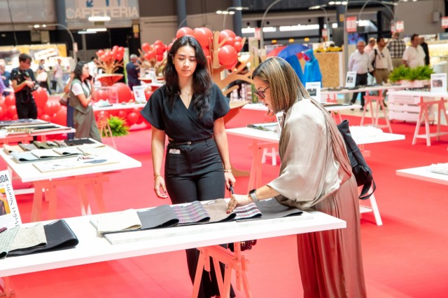 Cerca de 3.800 visitantes pasan por Futurmoda en su 56ª edición