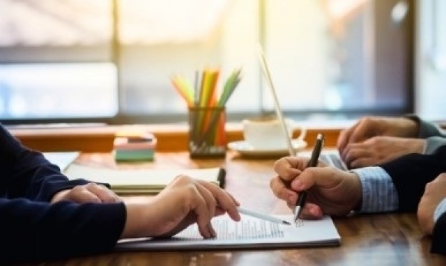 El 47% de las empresas registradas en la Comunitat como operativas realmente no tiene actividad, según Iberinform
