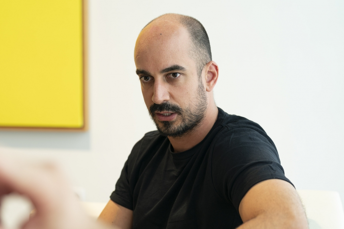 Santana considera que las pymes pueden aprovechar la IA para mejorar sus negocios.