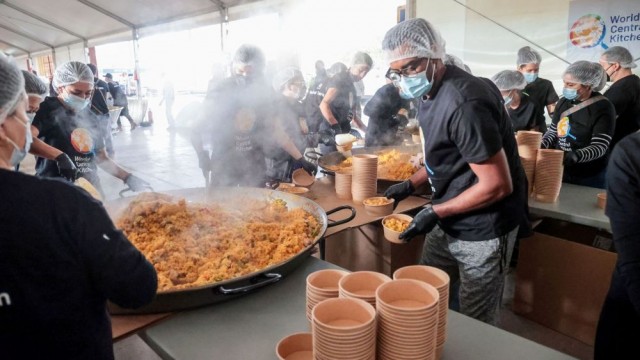 Catarroja reconocerá a World Central Kitchen del chef José Andrés en un homenaje a las víctimas de la Dana