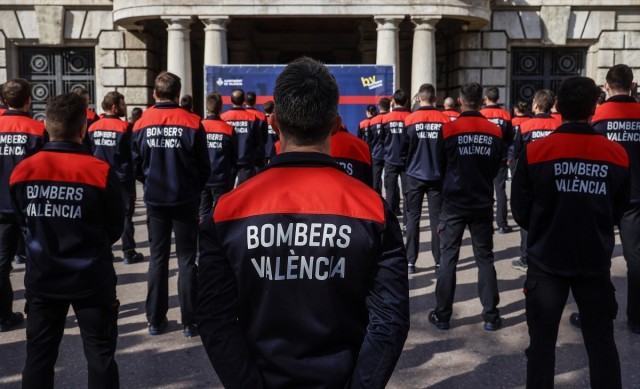 València licita el suministro de 540 trajes especiales para el Departamento de Bomberos