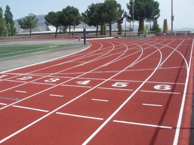 Alcoy licita la renovación de la pista de atletismo del polideportivo Francisco Laporta por 222.000 euros