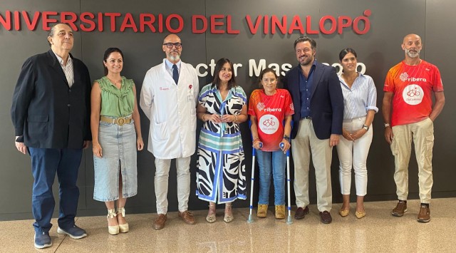 El Hospital Vinalopó distingue a DisCamino, Fernando Soler y Ana Llopis como Defensores de la Salud 2024

