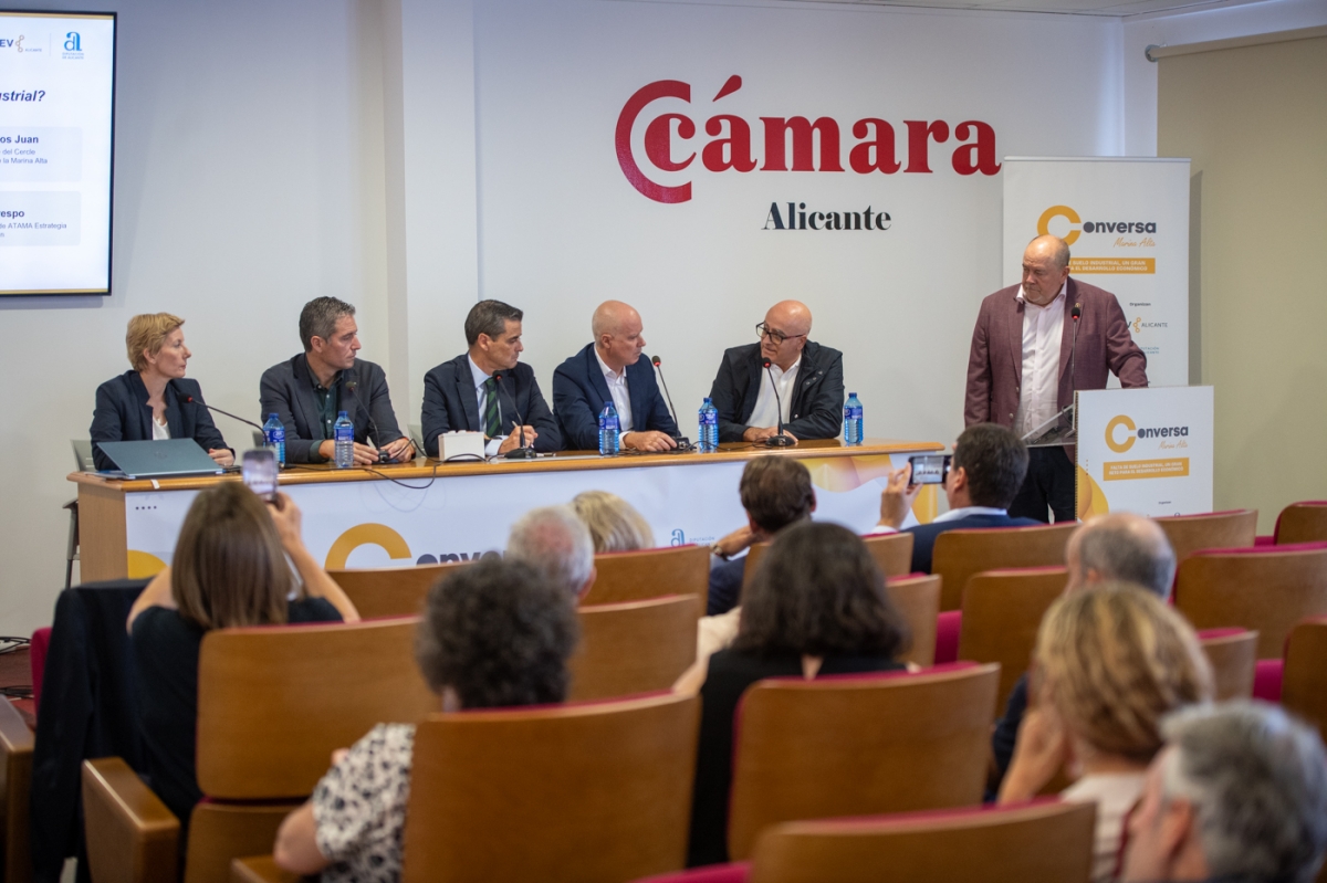 Foro Conversa Marina Alta, organizado por CEV Alicante en Dénia. - Foto: RAFA MOLINA Foro Conversa Marina Alta, organizado por CEV Alicante en Dénia.