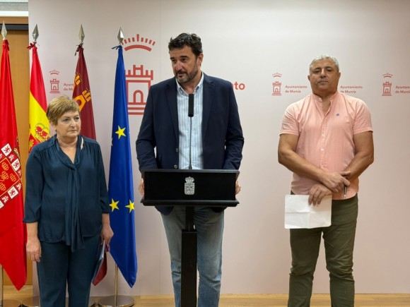 Más de 1.100 vecinos piden la reapertura del camino que une Javalí Nuevo y Javalí Viejo