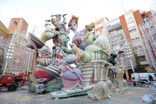 La UV impartirà un postgrau per a ser expert universitari en Falles i Creativitat