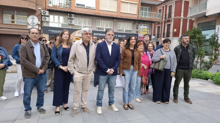 Villena sale a la calle contra el cierre del Punto de Encuentro Familiar y exige a la Generalitat que mantenga el servicio