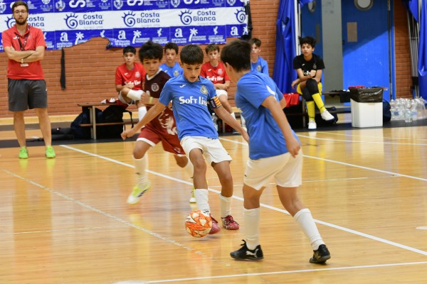 Rueda el balón en la Costa Blanca Cup y se dan los primeros resultados de la fase previa

