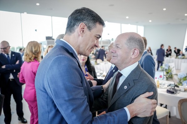 Sánchez no acudirá al Consejo Europeo tras la muerte de su suegro y delegará su voto en Scholz