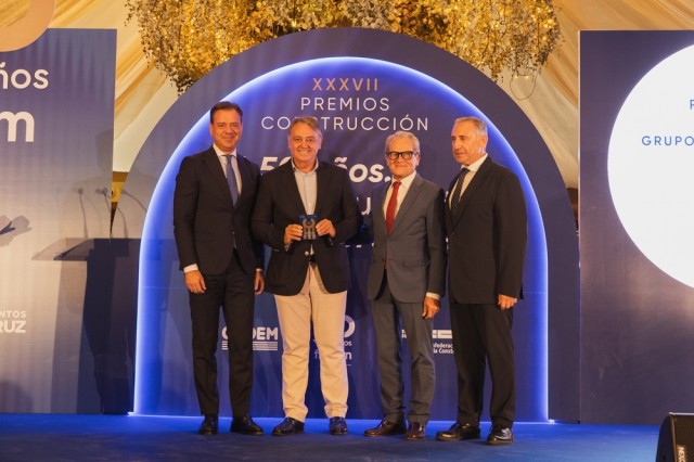 Frecom premia a Orthem por la restauración de la fachada de la Catedral de Murcia