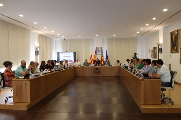 Vila-real abona 317.000 € en facturas pendientes e impulsará una Policía de Barrio