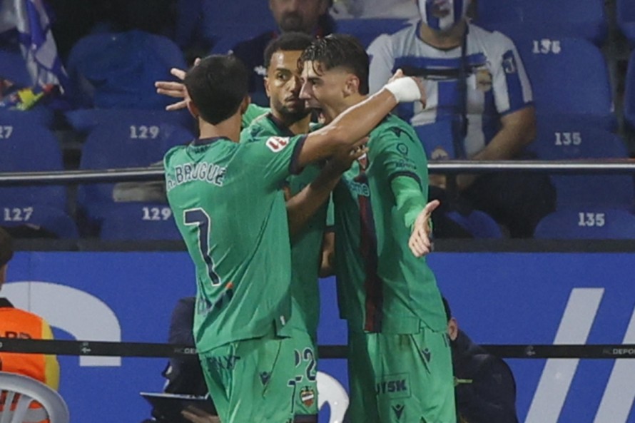 Las notas del Deportivo de La Coruña 1-1 Levante UD: 'Todoterreno' Dani Requena